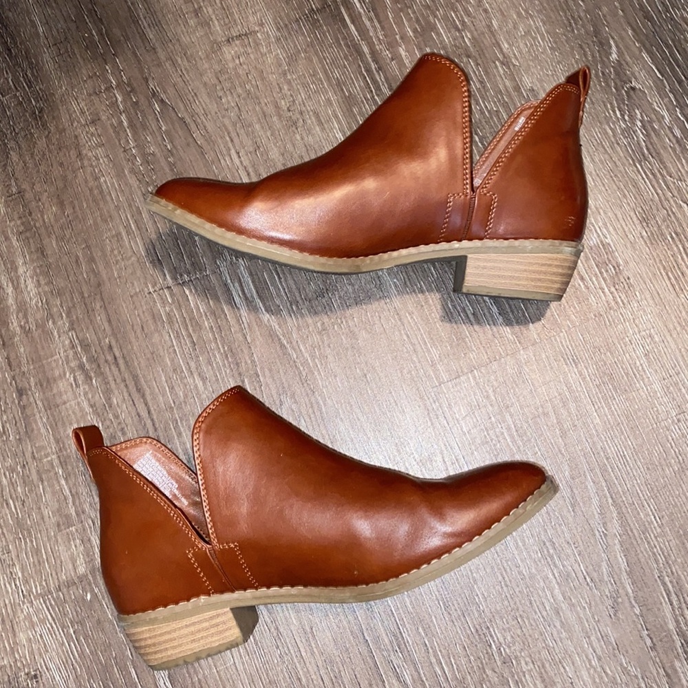 Universal Threads Bootie